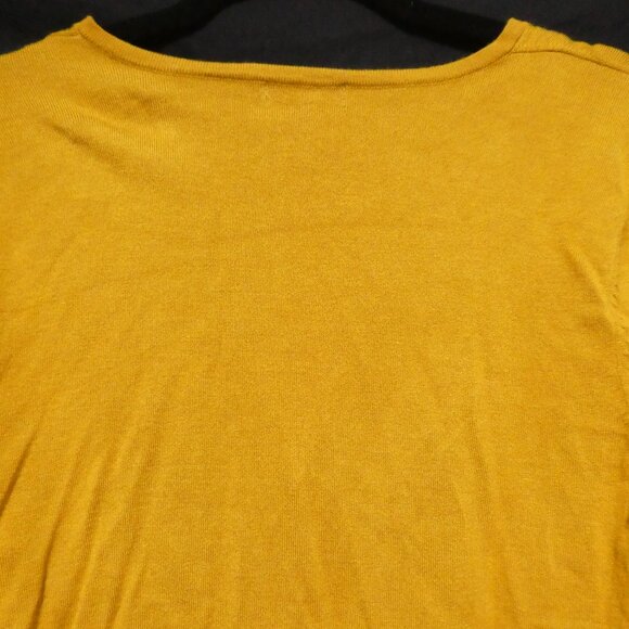 PREMISE STUDIO | large | Knit Lightweight Button Front Sweater - Picture 13 of 16